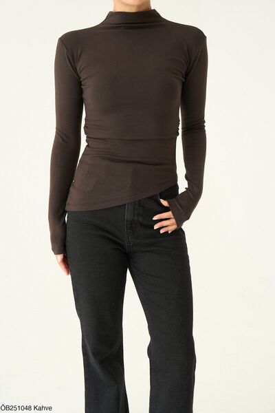 Qu Style Kadın Kahverengi Asimetrik Esnek Kumaşlı Uzun Kollu Büzgülü Bluz