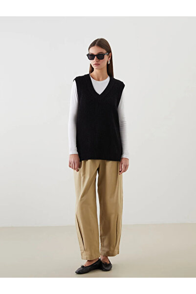 LC Waikiki LCW Modest Siyah V Yaka Kadın Triko Süveter