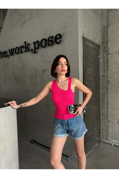 TANO Atelier بادي برقبة على شكل حرف V