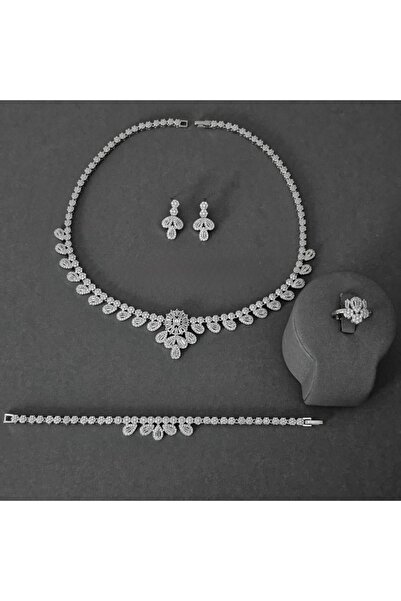 Un Luxurious 4-piece zircon set with diamond precision – a dazzling sparkle t...