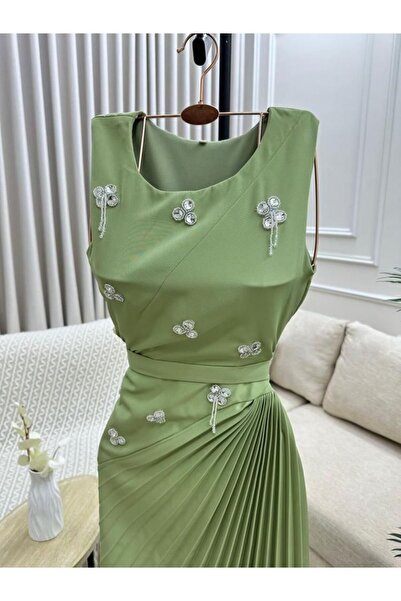 NARCISSUS FASHION Crepe evening dress embellished with crystals