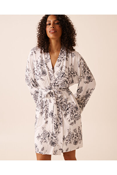 La Vie en Rose كيمونو ناعم للغاية بطبعة وردة سوداء