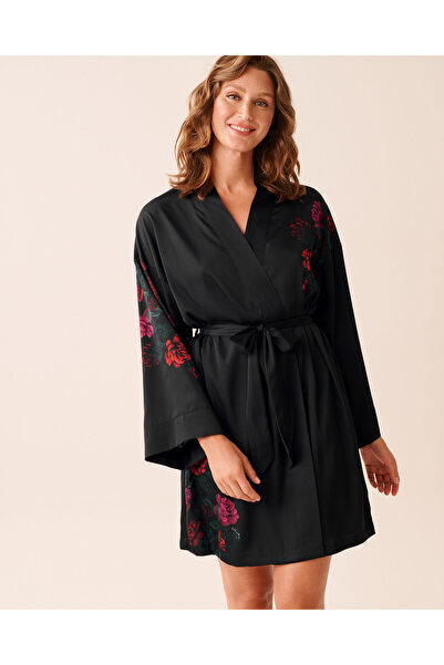 La Vie en Rose كيمونو ساتان بطبعة وردة حمراء