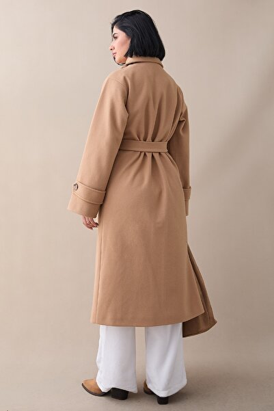 InStyle Camel Cashmere Coat with Epaulettes on the Collar and Flap Pocket