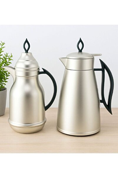 Generic A thermos set perfect for special occasions and hospitality.
