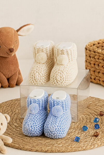 eradkids Knitted Pompom Baby Booties Set of 2 – Soft Winter Booties with Hand-Knitted Look