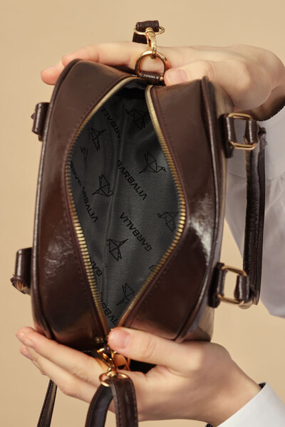 Garbalia Lille Women's Brown Shoulder Bag with Adjustable Strap and Zipper Lock