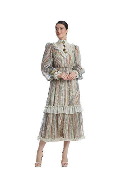 SERPİL Volan Detaylı Transparan Katlı Elbise – Yüksek Yaka