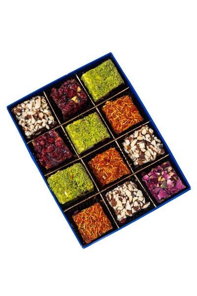 Paşa Dairesi Special Turkish Delight Varieties, Pistachio, Saffron Coated, Rose and Hazelnut Turkish Delight 300 Gr
