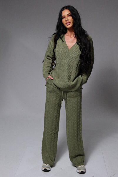 Pretty Women's knitted tracksuit