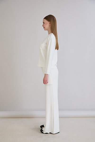 Sortie Collection Women's Regular Fit Pocket Stitching Detail Crew Neck Wide Leg Sweatpants Top and Bottom Set