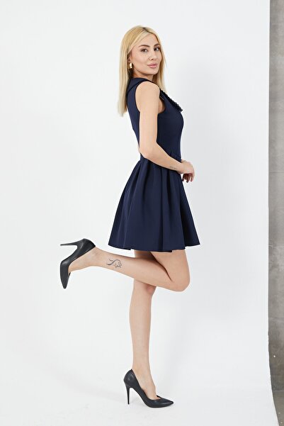 Nils Kids Butik فستان بتفاصيل دانتيل على الياقة