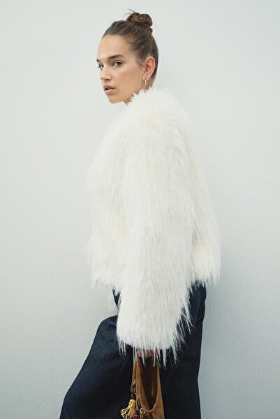 Hooopstore Faux Fur Short Ecru Jacket