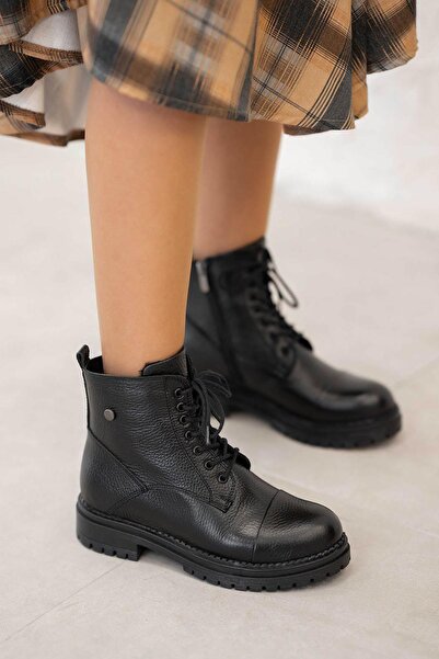 Parponi Cizme Tormen pentru femei din piele naturală cu șireturi NEGRI