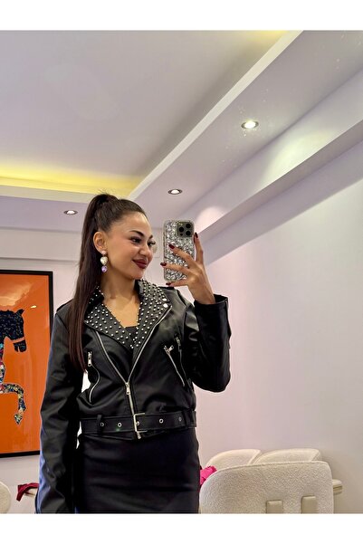 Gamze Ege Fashion Siyah deri ceket