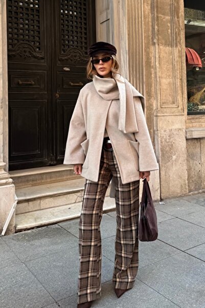 Laluvia Palton cu detaliu șal de piatră - 7600