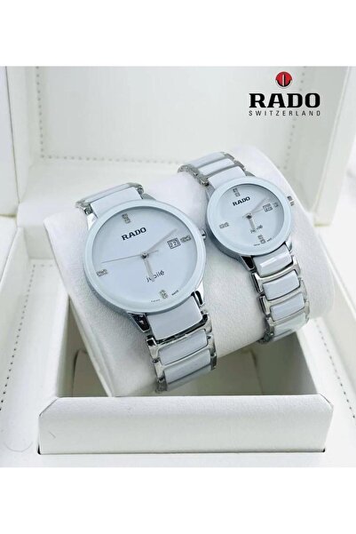CN A pair of luxury RADO Jubile watches (men's and women's) with an elegant design that combines luxury and simplicity.