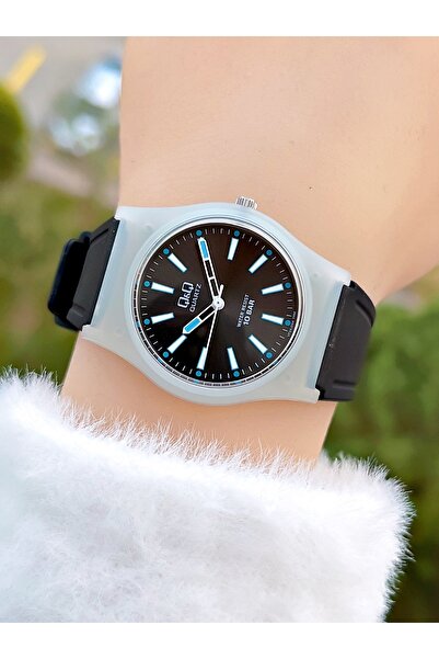 Q&Q 10 Atm Waterproof Silicone Strap Women's Wristwatch with 2 Years Manufacturer Warranty