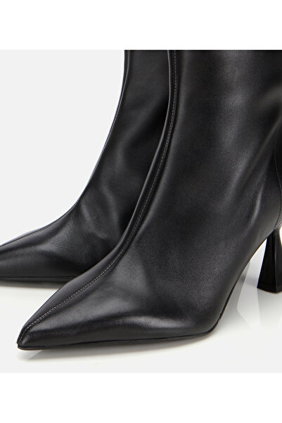 Hotiç Kadın Deri Siyah Sivri Burunlu Bilekte Topuklu Bot
