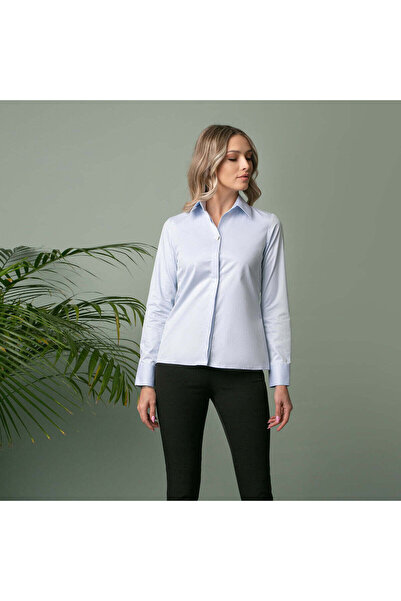 Minimalis Elegant women's light blue shirt with heart buttons