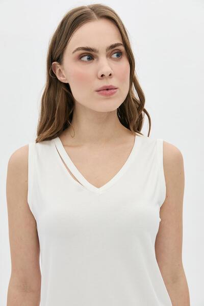 DAIDO Βασικό εσώρουχο με λεπτομέρεια γιακά