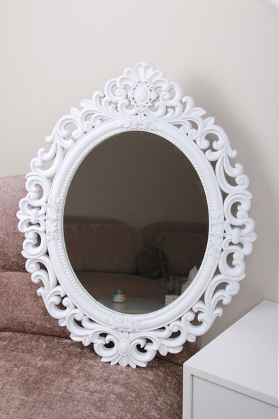 Generic Elegant mirror with a luxurious frame that adds a touch of elegance to the place 72 x 57 cm