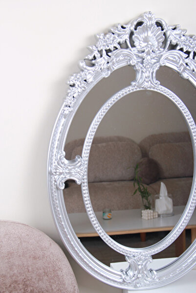 Generic Elegant mirror with a luxurious frame that adds a touch of elegance to the place 72 x 57 cm