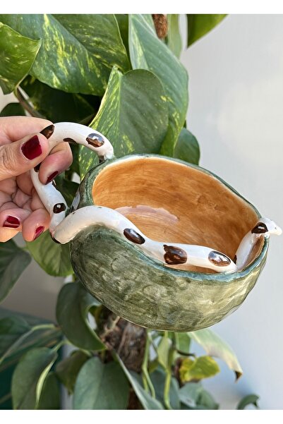 visera Handmade Snake Khaki Color Mug