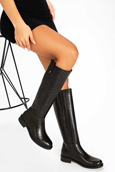 DYG STORE Black Crocodile Buttoned Modern Women's Boots 142501