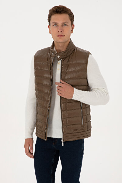 U.S. Polo Assn. Men's Khaki Vest 50310306-Vr027