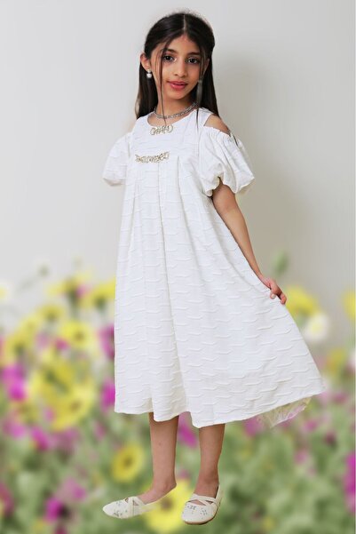 Generic Girls' dress with wavy embroidery and off-the-shoulder sleeves