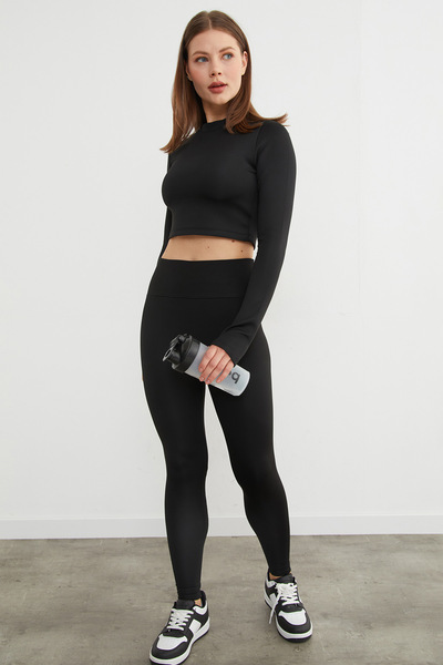 Fulla Moda Basic Crew Neck Finger-Loop Crop Blouse