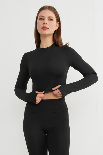 Fulla Moda Basic Crew Neck Finger-Loop Crop Blouse