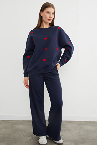 Fulla Moda 3-ниткова вишивка у вигляді серця на оверсайз-светрі