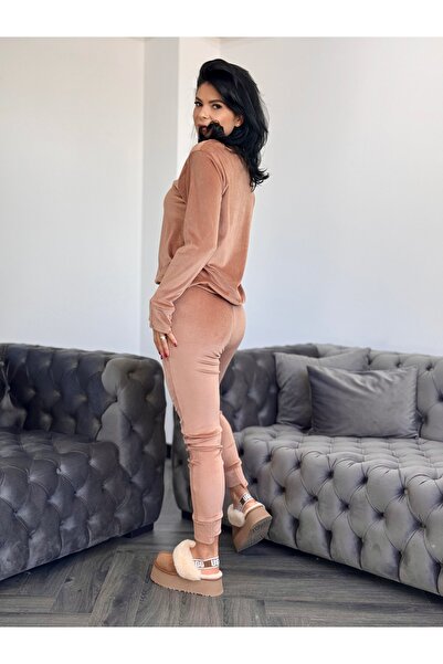 RAMONA BADESCU EXCLUSIVE Fine velvet tracksuit with loose blouse and tapered pants