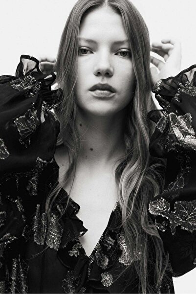 H&M بلوزة شيفون