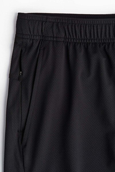 H&M Sports shorts in DryMove™