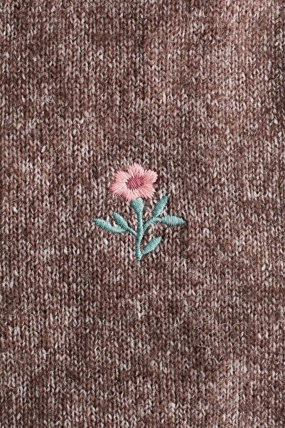 H&M Embroidery-detail knitted romper suit