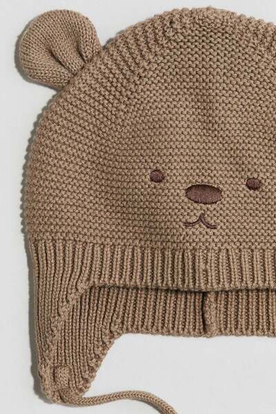 H&M Knitted chin-tie beanie