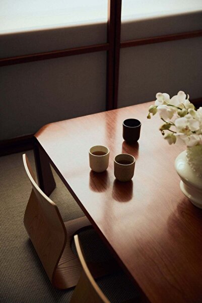 H&M 4-pack stoneware mugs