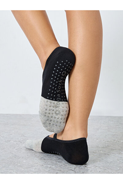 Styli Whiskers Cross Straps Silicon Pad Base Action No Show Socks