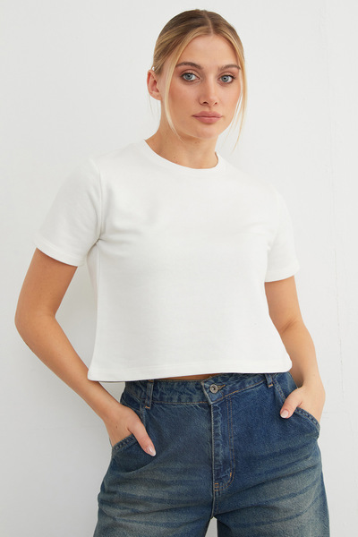Fulla Moda Basic Rib Neck Seasonal Crop T-Shirt