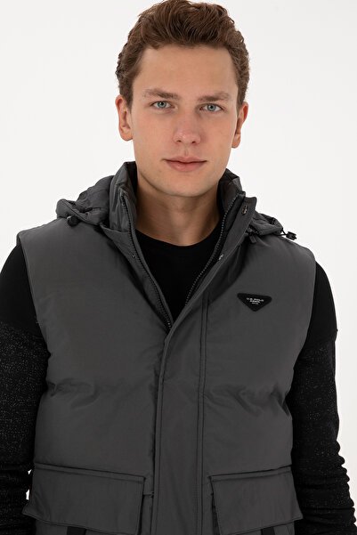 U.S. Polo Assn. Men's Gray Vest 50310317-Vr024