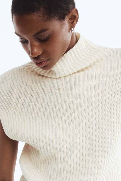H&M Wool-blend turtleneck sweater vest