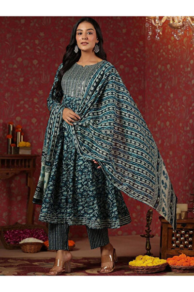 Ishin By Styli Blue Floral Kurta with Pants and Dupatta Set