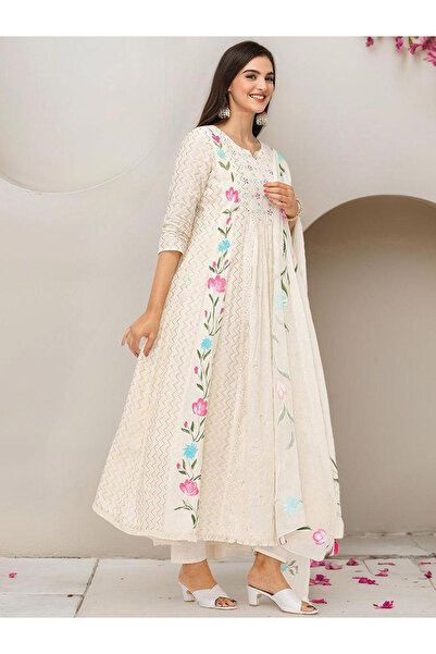 Ishin By Styli Off White Cotton Kurta with Pants and Dupatta Set