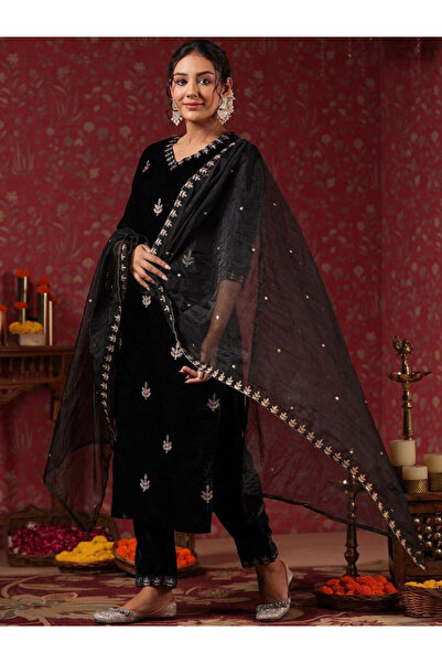 Ishin By Styli Black Velvet Kurta with Pants and Dupatta Set