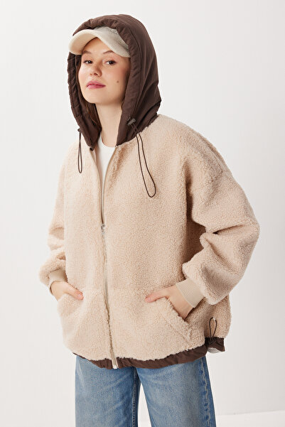 Lovelyİstanbul Oversized Hooded Contrast Plush Coat Lfg0172 Beige