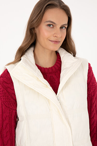 U.S. Polo Assn. Women's Cream Vest 50308632-Vr256