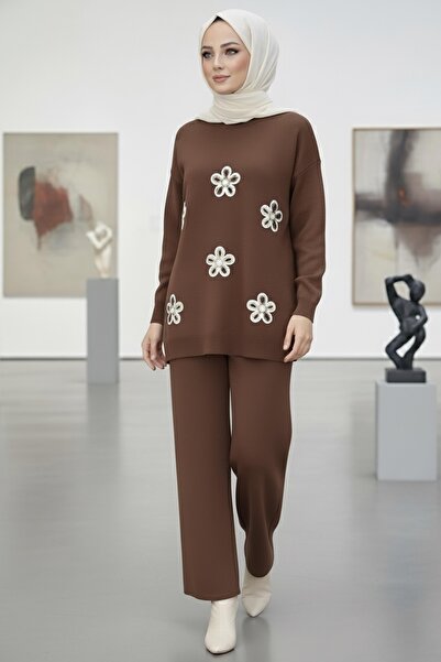 TOFİSA Комплект с флорални бродерии от двойна плетена материя, цвят кафе - 27...